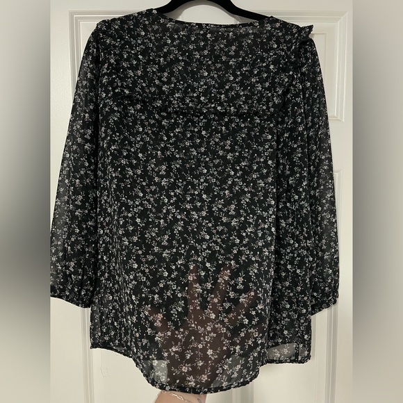 GAP Black Floral Sheer Blouse - Picture 4 of 4